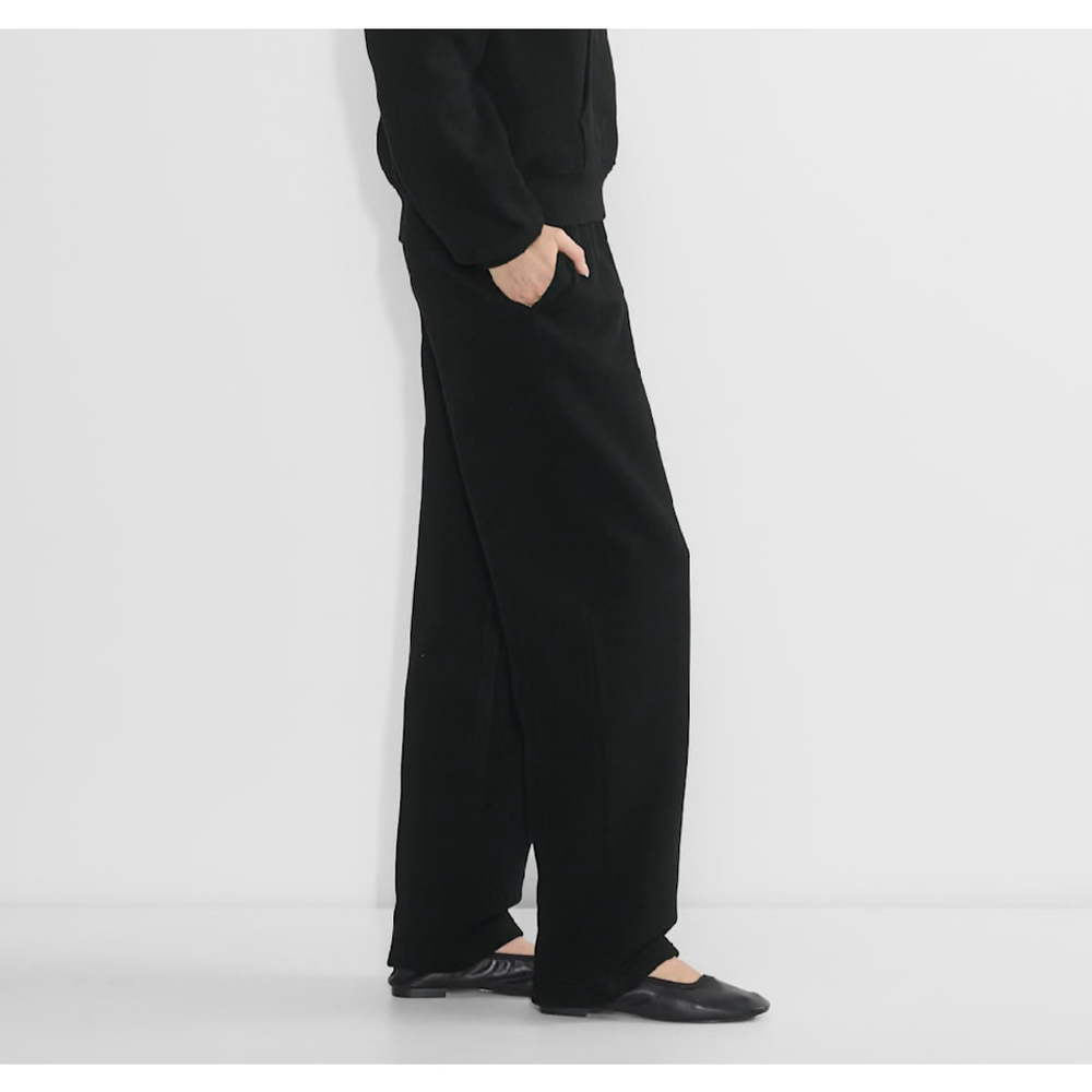 Aritzia Sweatfleece Cozy Fleece Sweatpants Boyfriend Fit Straight Leg Black XS - Picture 4 of 17